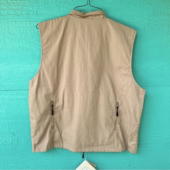 ROTHCO UNDERCOVER TRAVEL VEST TAN KHAKI SIZE MEDIUM NWT 9 POCKETS - Picture 8 of 8